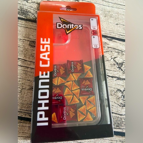 NWT! Protective phone case. Brand new in box. For iPhone 14 and 13 - Picture 2 of 11